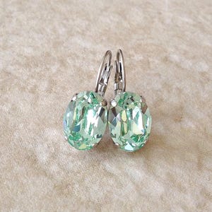 Pale mint green crystal drop earrings, Bridal jewelry, bridesmaid earrings, old Hollywood, light green, bridesmaid gift, chrysolite