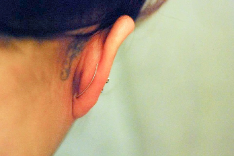 Personalized Birthstone Ear Climbers Family Birthstone Earrings Custom Birthstone Birthstone Jewelry Ear Crawlers Ear Sweep 画像 4