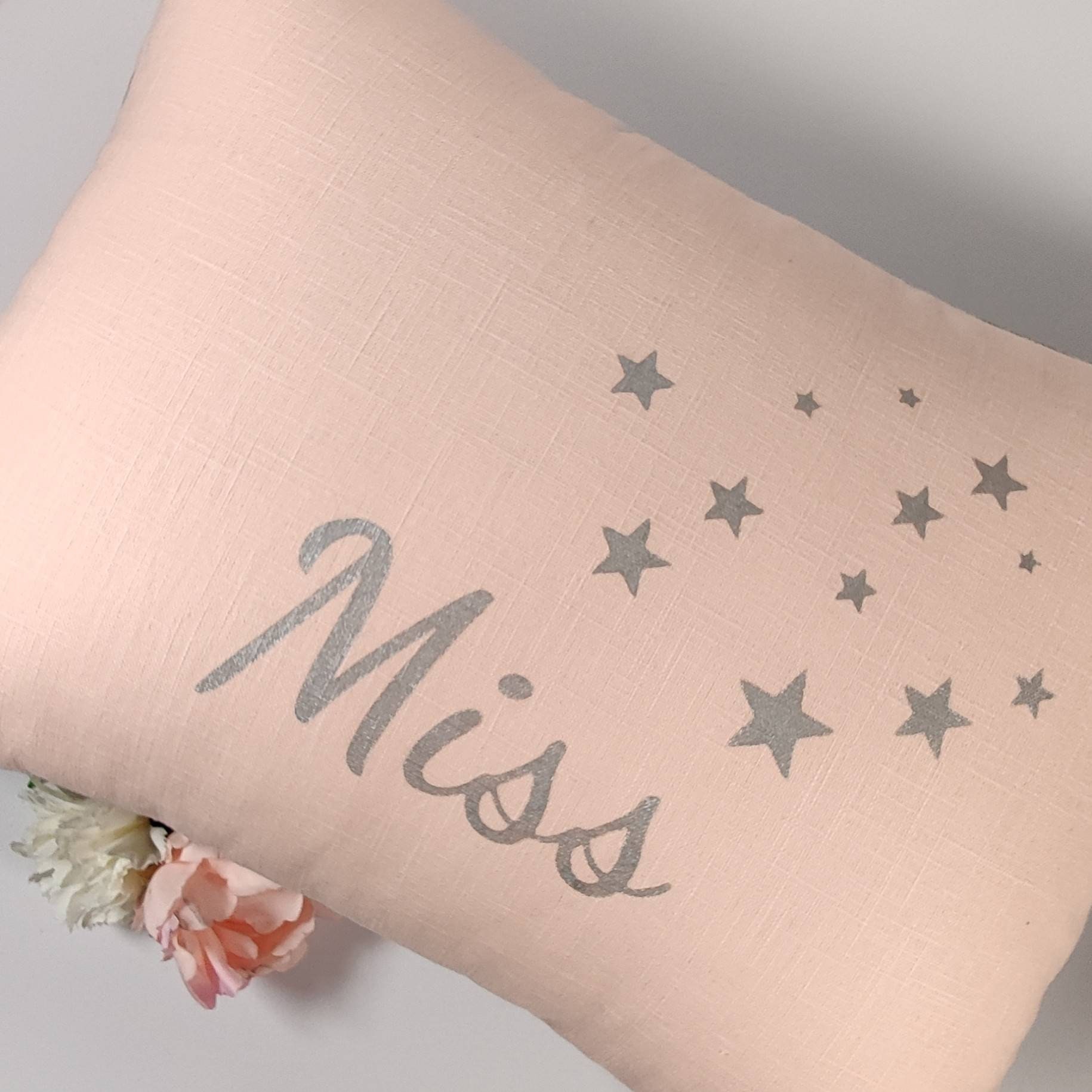 Coussin Personnalisé en Lin Rose, Cadeau Naissance Fille, Personnalisable, Fille