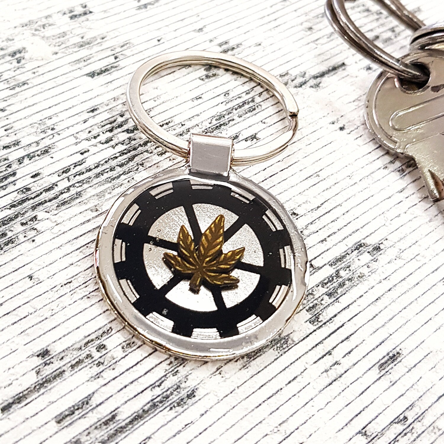 Pot Leaf Keychain Cannabis Keyring Personalized Engraved Custom Text Marijuanna Weed Keychain Steampunk Gift Pot Leaf Key Chain Marijuana