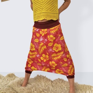 Knee length harem pants with flowers,   short harem pants, floral pants, sarouel, loose pants,