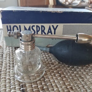 Vintage T J Holmes Co. Holmspray Nonspil Throat & Nasal Atomizer In Original Box No. 612, Chartley, Mass.