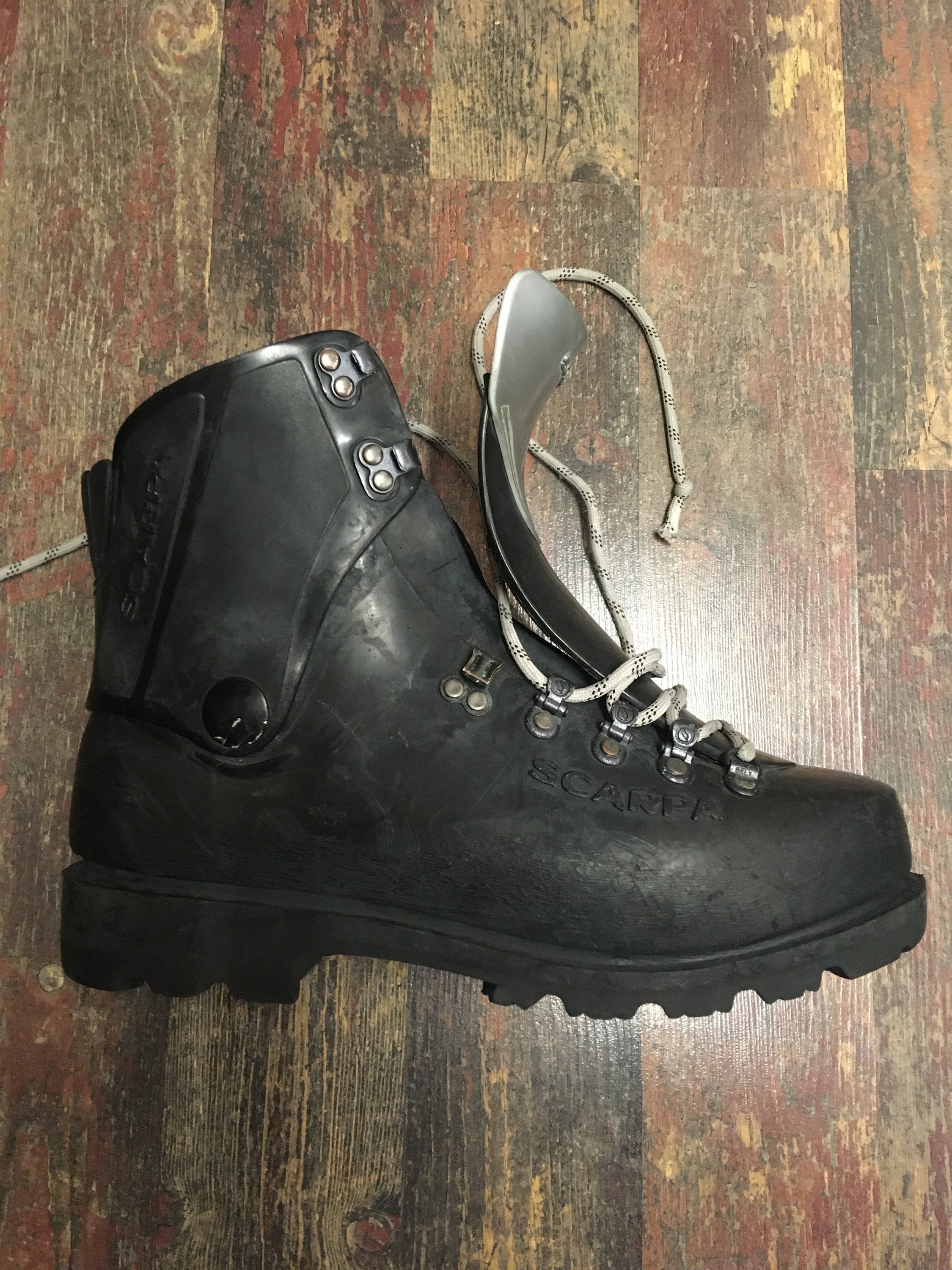 crocs yukon vista clog black