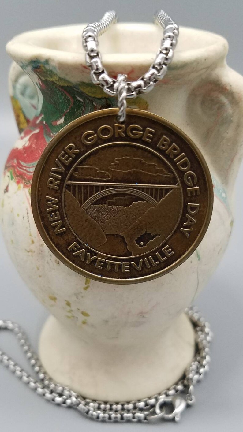 Nostalgic Collectible New River Gorge Bridge Day 10th Anniversary Commemorative Coin Pendant Necklace Historic
