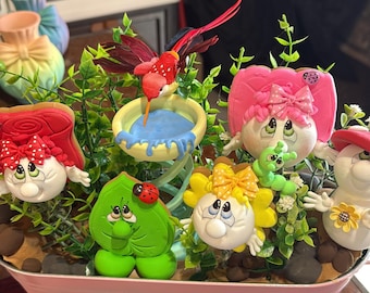 Birdbath and humming bird set