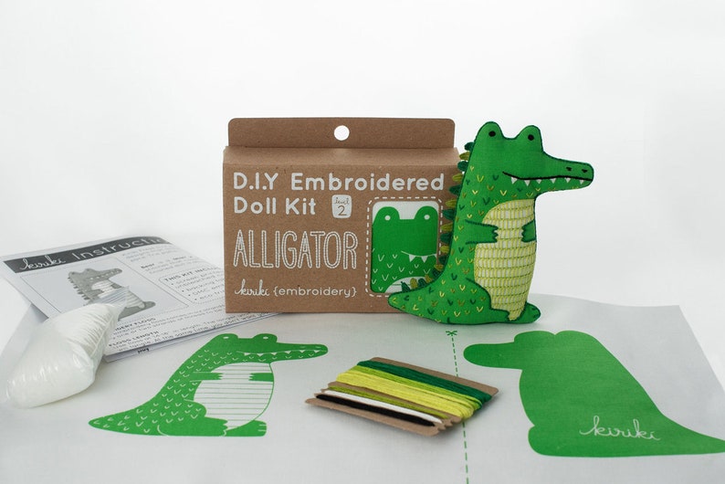 Alligator Embroidery Kit image 3