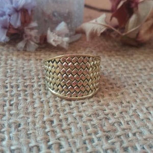 Adjustable brass ring