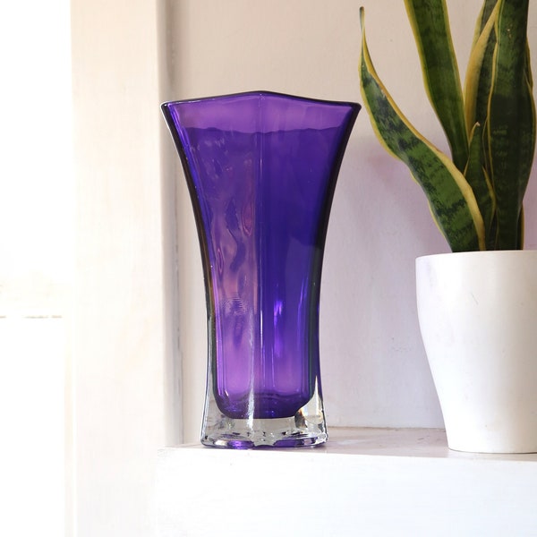 Vintage Purple Hoosier Glass Vase, Style 4041, Indiana Glass, Fluted, Hexagon, Six Sided, 80s Style, Flashed Glass, Centerpiece