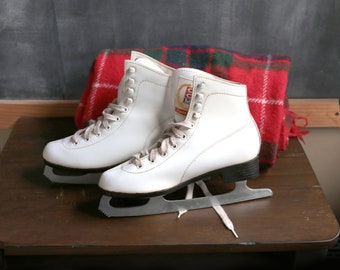 Vintage Ice Skates, Winter Decor, Vintage Christmas Decor, White Pair of Ice Skates, Wall Decor, Cabin Decor, Holiday, Vintage Sporting