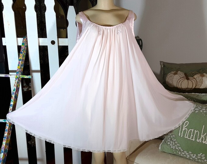 Vintage Claire Sandra by Lucie Ann Baby Doll Nightgown in Light Pink