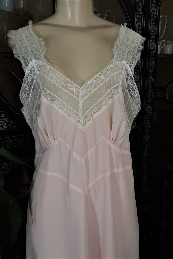 Vintage 1950s Lingerie Nightgown Bias Cut in Lace and… - Gem