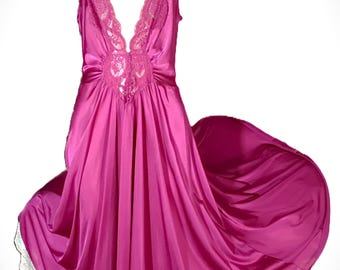 Vintage Plus Size 2XL Olga Burgundy Nightgown Bust to 46" Grand Sweep 158"