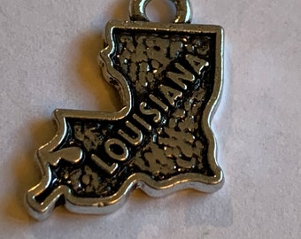 5 Louisiana state double sided charms
