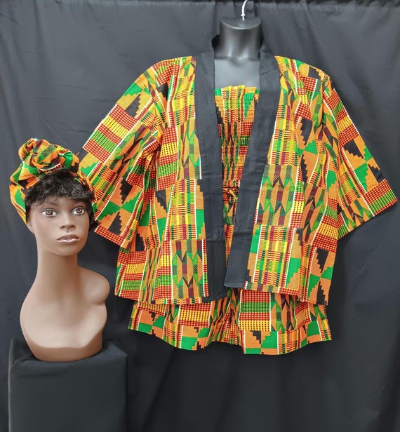 Africa print 4-piece short set, (Kimono and halter Tops, shorts with pockets and headwrap). One size (L - XL). 20% OFF and FREE Shipping.