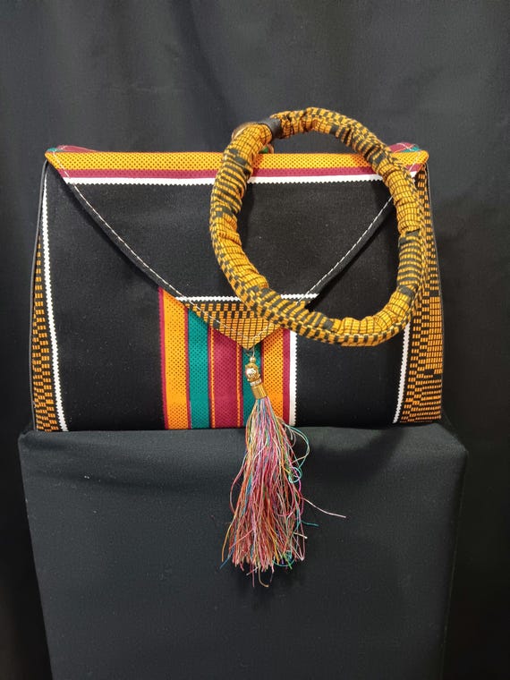Africa Inspired Purse. Beautiful African Fabric. Snap front, Hand Handle and detachable Body belt strap. 20% OFF and FREE Shipping.