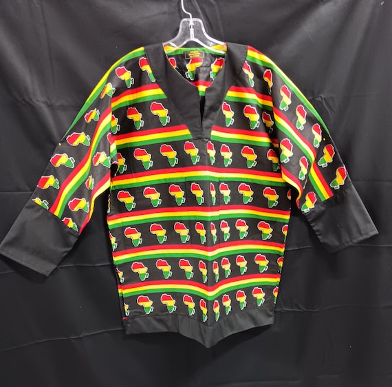 African print map of Africa, long sleeves dashiki disporia colors (Black, green, red, yellow). Matching kufi sold separately.