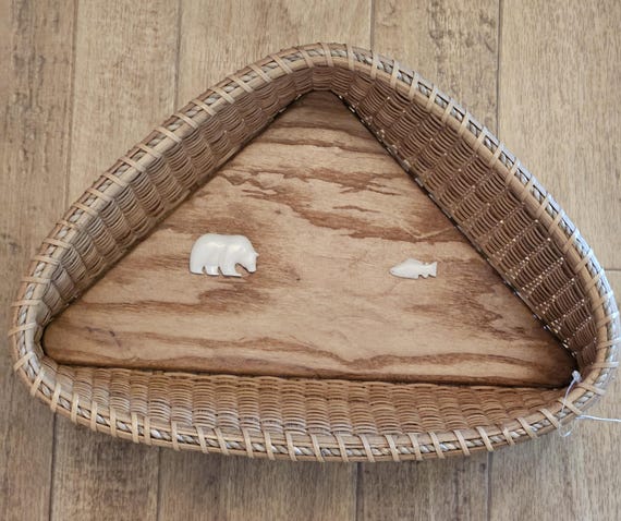 手作り、手編みのナンタケットスタイルの航海用コーナーバスケット