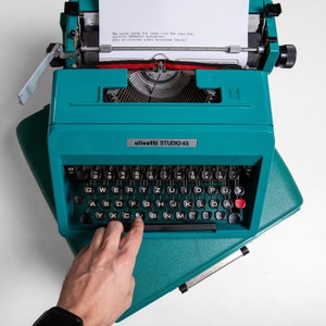 Working Typewriter, Vintage Manual Typewriter, Olivetti Studio 45 - Made in Spain, Office Home Decor