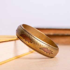 Vintage Bracelet, Brass Bracelet, Leaf Bracelet, Metal Bangle, Retro Jewelry, Gift for Her, Gold, Beige