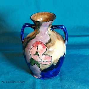 Pequeno vaso com padrão &#39;Viola&#39; de H & K Tunstall, década de 1930