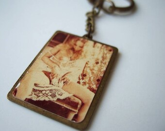 Keychain Erotic vintage nude girls sex sexual mature tits vagina nude art erotica