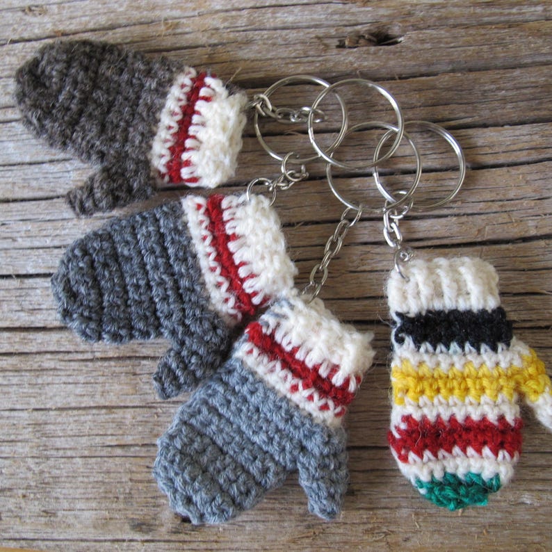 Mitten key chain / Handmade mini mitt quarter keeper keychain Etsy