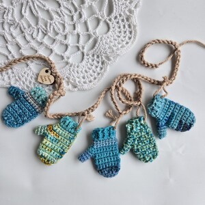 Colourful short Mini Mitten Garland: Winter home Decor