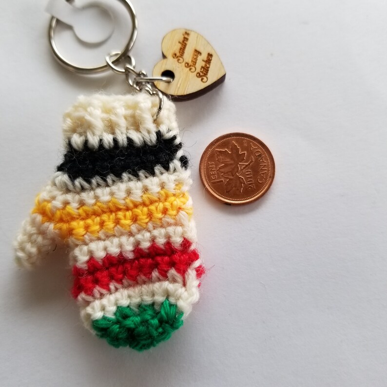 Mitten Key Chain / Handmade Mini Mitt Quarter Keeper Keychain Etsy Canada