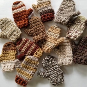 Earth tones Design your own garland / striped shades of brown mitten garland / Mitten bunting / neutral winter decor image 3