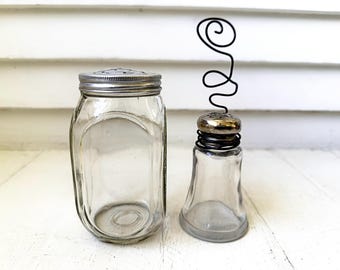 Upcycled Glass Photo Stand: Wire Display, Farmhouse Decor