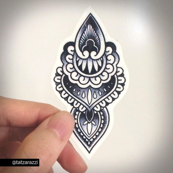 Mehndi Mandala Ornament Dotwork Blackwork Temporary Tattoo Black Ink Underboob Sternum Chest Decorative Intricate Beautiful India Pattern