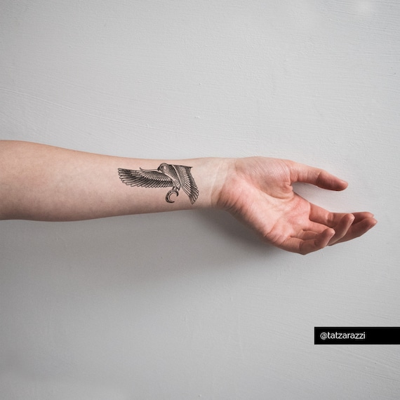 81 Hand Tattoos For Women with Meaning - Our Mindful Life