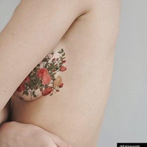 Tatuaje temporal para cubrir cicatrices de mastectomía: tatuaje floral vintage de rosa en el pecho