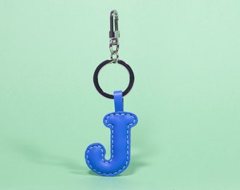 Dije de cuero con la letra J para bolso - Llavero con inicial personalizada - Dije de monograma hecho a mano para bolso - Regalo para ella