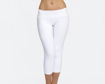 White Yoga Pants / White Leggings / Workout Wear / Fitness Clothing / Low Rise Leggings / Yoga Capris / Gym Leggings / White Pants