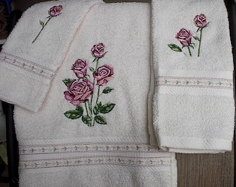 Embroidered Rose/rosebud Towel set