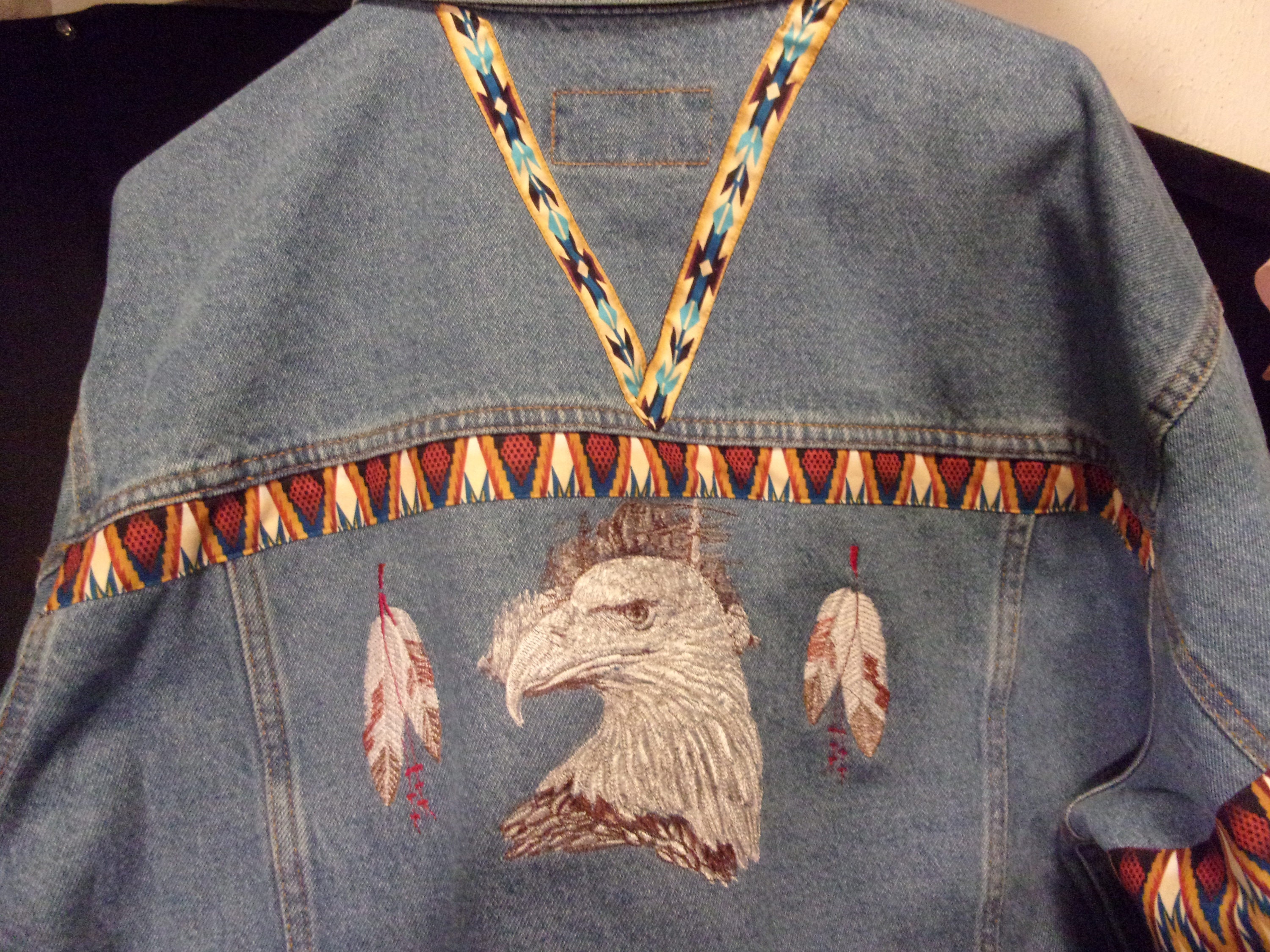 【IONSEOUL】Denim Wappen Embroidery Jacket 4JH590 6150EYxbQ1L._AC_SX425_.jpg