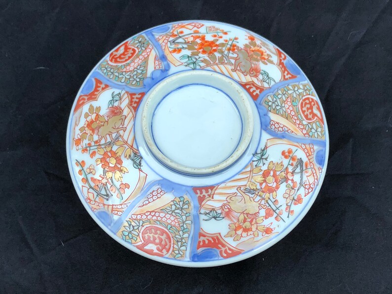 An antique Japanese Imari porcelain covered bowl 19th century