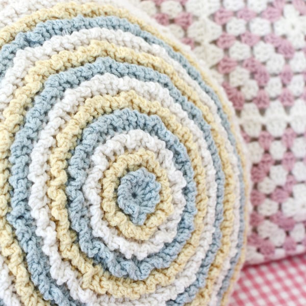 Crochet Round Ruffle Cushion Pattern * Instant Digital Download (Pdf)