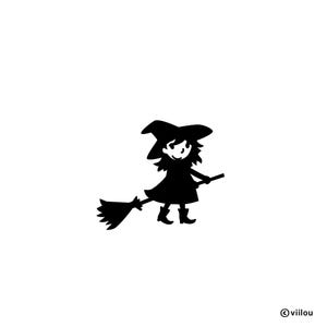 Könnte beinhalten: Schwarz-weiße Silhouette einer Hexe, die auf einem Besen fliegt. Die Hexe trägt einen spitzen Hut und ein langes Kleid.