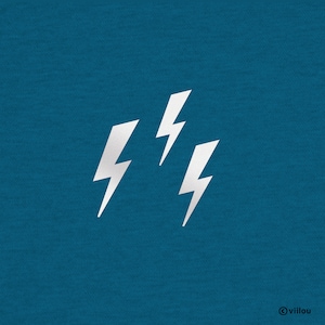 Puede incluir: Tres símbolos de rayos blancos sobre un fondo azul turquesa.