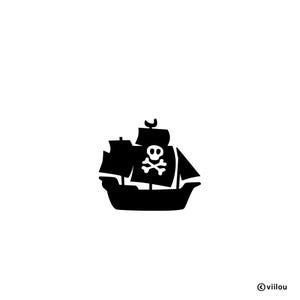 Könnte beinhalten: Eine schwarze Silhouette eines Piratenschiffs mit einem Totenkopf- und Knochenemblem auf dem mittleren Segel. Das Design umfasst mehrere Masten und Segel, wobei der Text viilou in der unteren rechten Ecke der grafischen Darstellung erscheint.