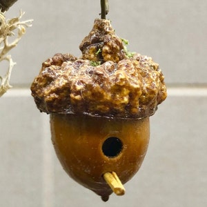 1:12 scale Dollshouse garden Bird house