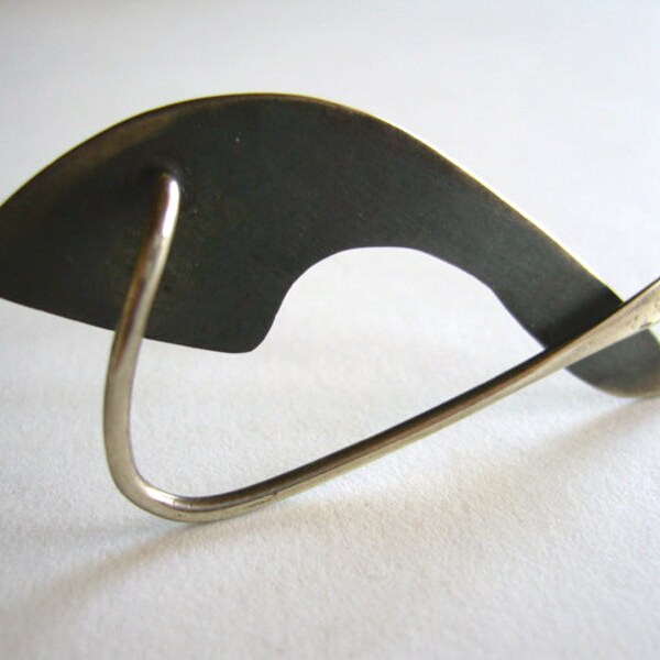 Abstrakte moderne Sterling Boomerang Brosche von Phyllis Jacobs