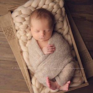 Cream Chunky Knit Baby Wool Blanket Newborn Photography Prop