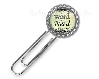 Large Paper Clip Bookmark, Bottle Cap Bookmark, Best Friend Gift, Father's Gift, Book Lover.