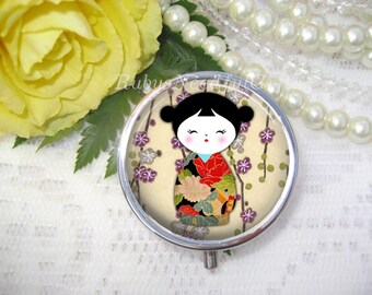 Pill Case, Washi Doll Pill Box,Pill Container, Mint Case, Gift for her, Best Friend Gift, Medicine Organiser, Japanese Washi Doll.