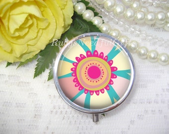 Flower Pill Case, Pill Box, Pill Container, Mint Case, Best Friend Gift, Medicine Organiser, Retro Flower.