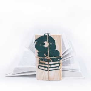 Metal bookmark Book Worm. Perfect book party favor. Great gift for a librarian. Created and made by Coolbookmark on Etsy.