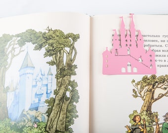 Unique Bookmark Princess Castle in Pink, Small Personalized Gift for Daughter, Granddaughter, Girlfriend. Lid Reading Bookclub Party Favors.